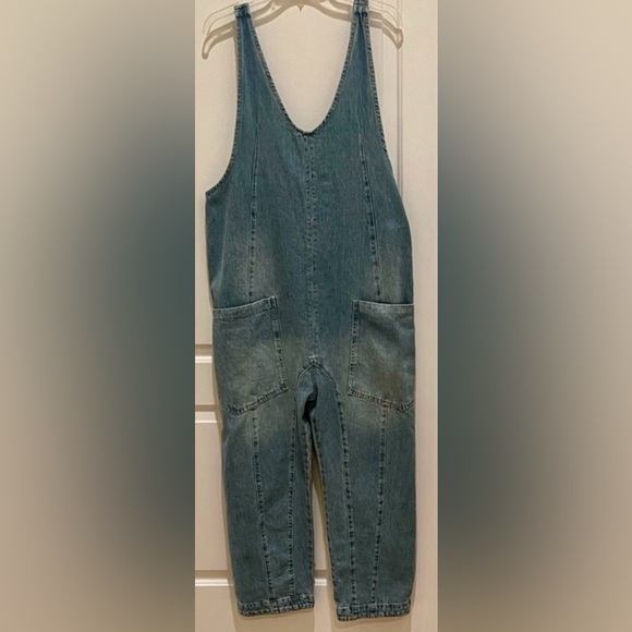 We The Free Blue Denim “High Roller” Jumpsuit/Overalls. Medium NWOT. - Picture 5 of 13